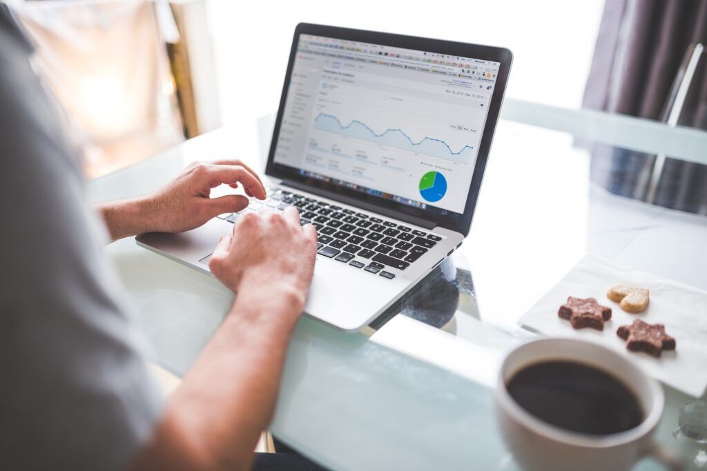 Facebook ir Google Analytics duomenų skirtumai